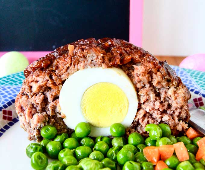 A surprise egg inside the easter bunny meatloaf on your easter buffet !