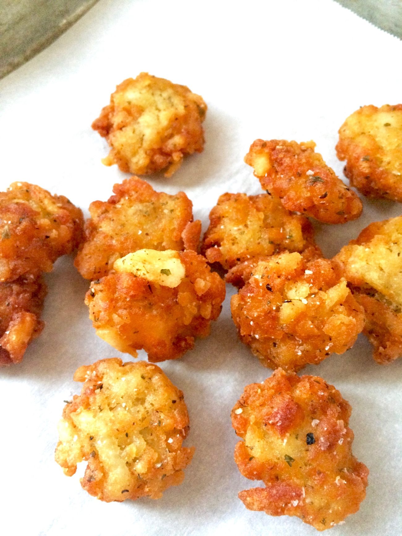 Crunchy Bite Sized Bacon Tots will be the hit of your next get together. Whether served as an appetizer or a side dish you will LOVE these crunchy, bacon filled tots. Better than your average tot because it has Bacon in it too!