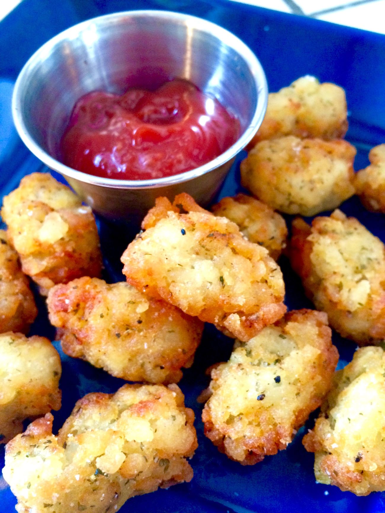 Crunchy Bite Sized Bacon Tots will be the hit of your next get together. Whether served as an appetizer or a side dish you will LOVE these crunchy, bacon filled tots. Better than your average tot because it has Bacon in it too!