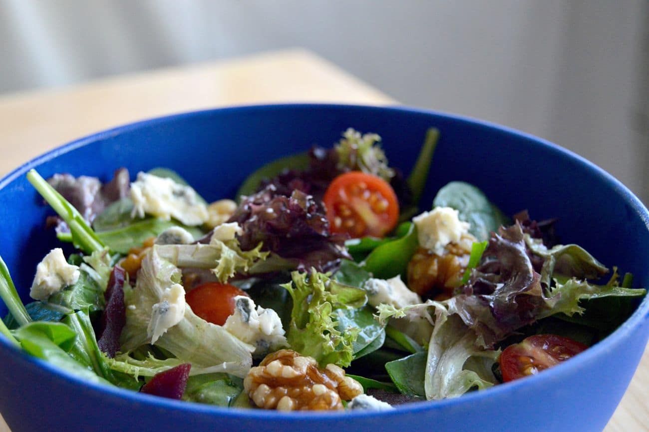 Simple Salad with Clue Cheese Vinegarette